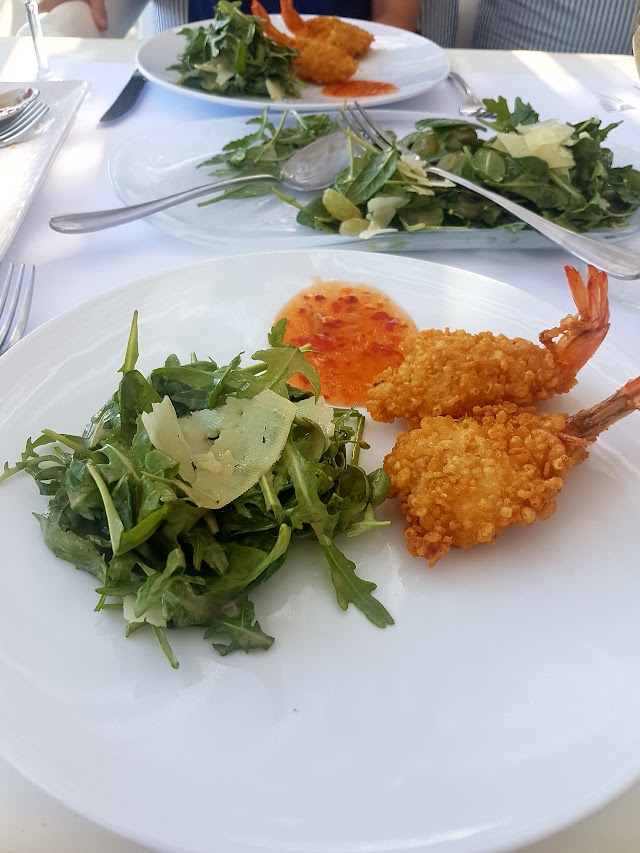 Almyra Seaside food & Cocktails