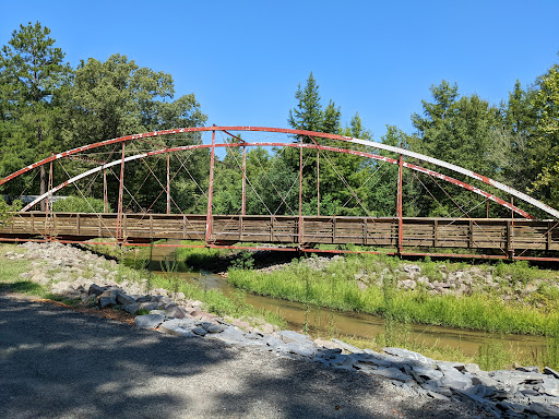 Van De Graaff Park and Arboretum