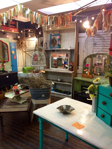 Spring Creek Antiques - Thumbnail