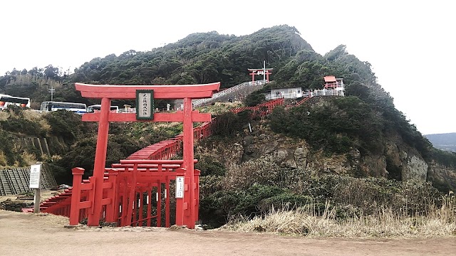 Motonosumi Inari Shrine