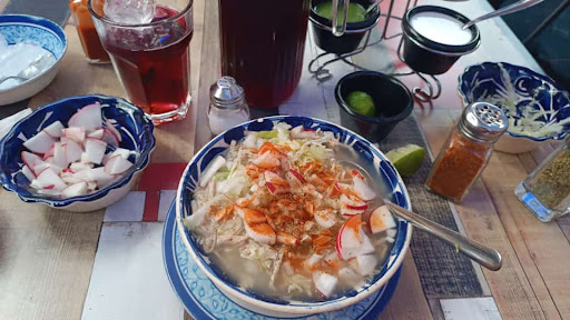 Los Pirules (Antojitos Mexicanos - Pozole) - Thumbnail