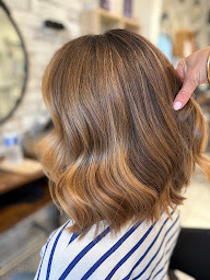 Photo n°29 de Sa'Lys Coiffure à Dijon (Salon de coiffure)