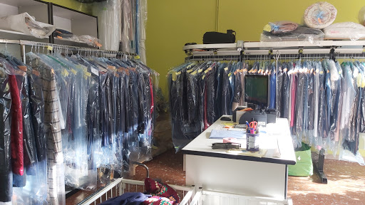 Tintoria Royal Cleaners - Italy