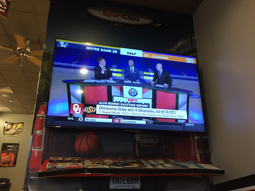 Sport Clips Haircuts of Ashwaubenon - Thumbnail