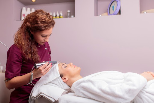 Which facial treatment is best for glowing skin at a salon in Shimla? post image