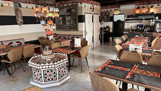 Syrische Keuken Razan Julianaplein 166، 6641 CT Beuningen, Nederland