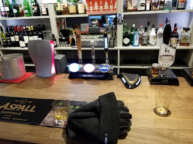 The Three Horseshoes Pub