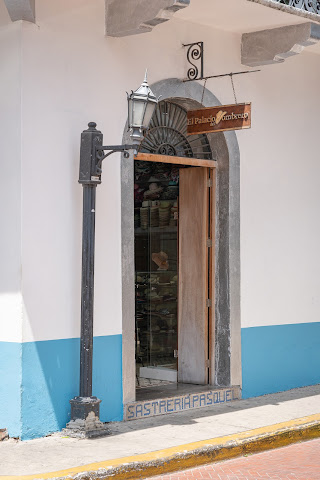 El Palacio Del Sombrero by null