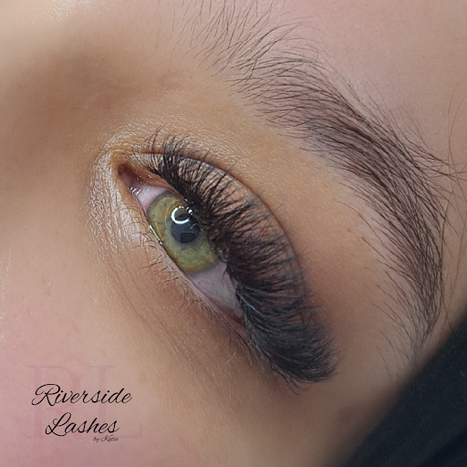 Riverside Lashes - Visual