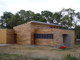 Photo n°5 de LMCE - Les Menuisiers Charpentiers de l'Estuaire à Donges (Atelier de menuiserie)