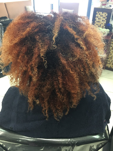 Tips & Cuts Dominican Salon - Thumbnail