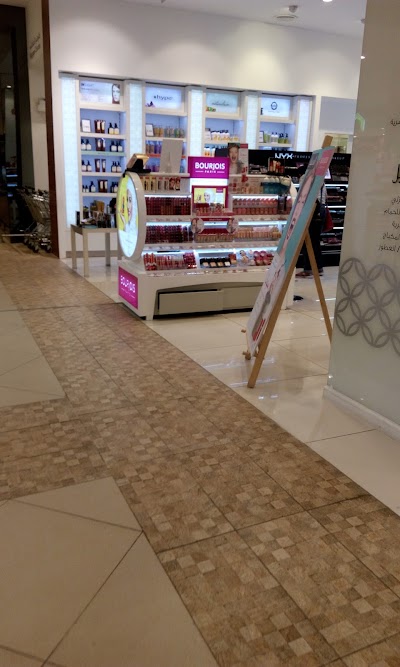 Photos of Centrepoint Avenues
