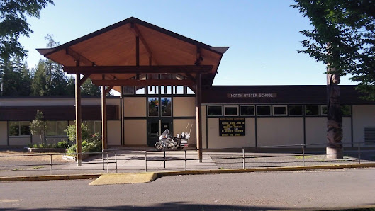 École North Oyster Elementary 13470 Cedar Rd, Ladysmith, BC V9G 1H6, Canada