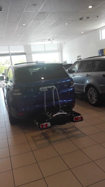 Photos of Land Rover Dealer
