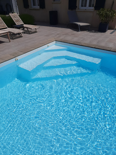 Photo de Piscines de France (17) - Construction de piscine (L'Univers de l'Eau) à Tesson (17460)