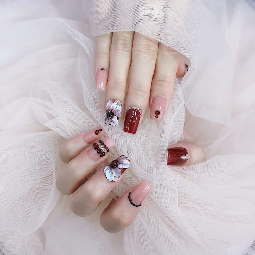 Reviews of Valentino Nails in Southampton - Beauty salon