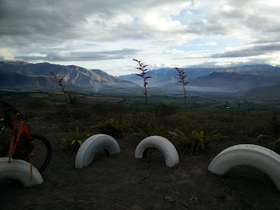 Photos of Gran Letrero "Yachay"