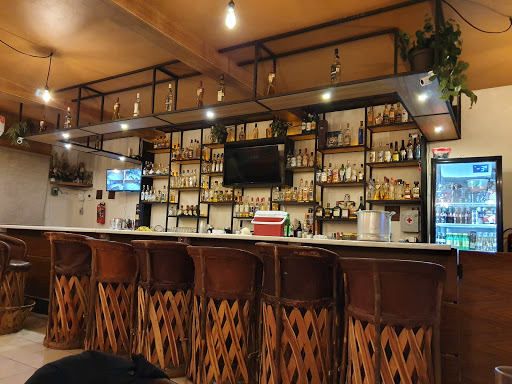 Bar la Migra