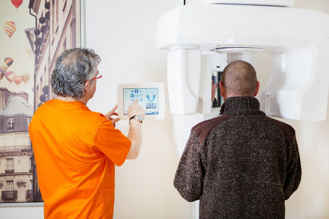 Da Vinci Dental Clinic - Dental Implant Experts - Milton Keynes Open Times