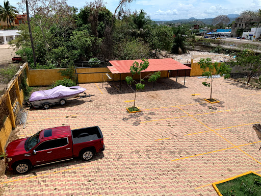 Estacionamiento Cabañas del Capitán - Thumbnail