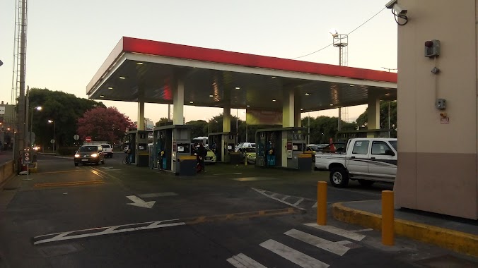 Esso GNC Liniers Colectora, Author: Leandro Salanitri