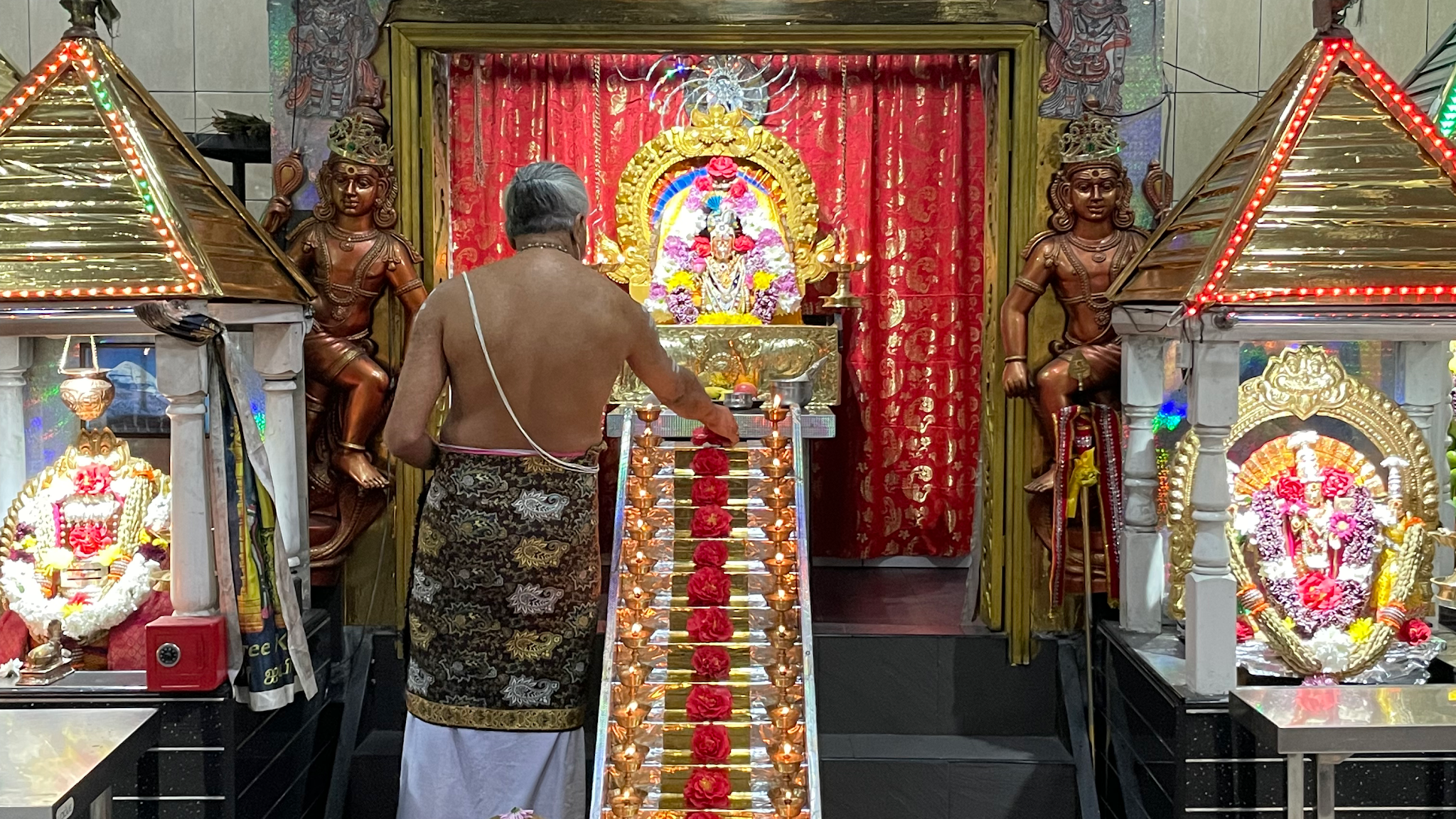 London Sree Ayyappan Temple - Priests & Officiants - photo 1
