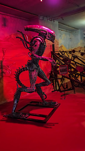 Trash Art Museum - Budapest