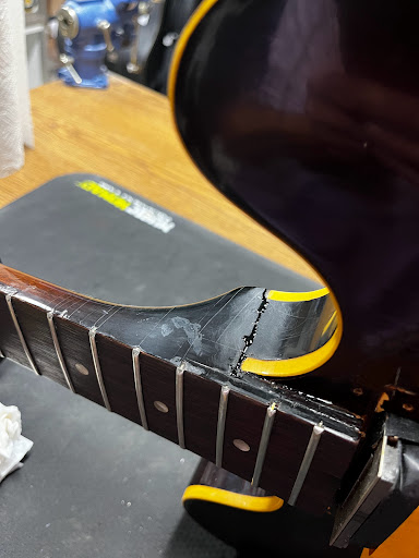 Auburn Guitar - Thumbnail