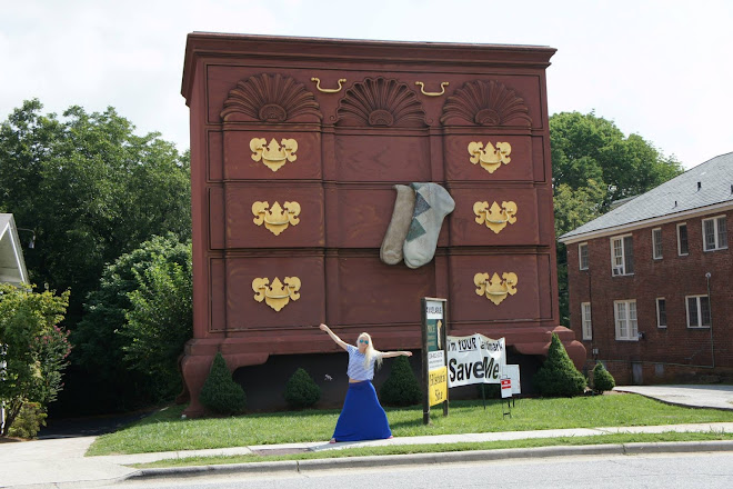 Visit World S Largest Chest Of Drawers On Your Trip To High Point