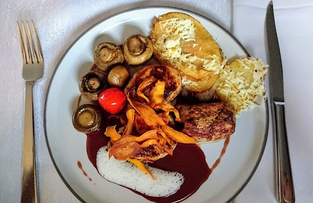Kostas Restaurant greek mediterran cuisine