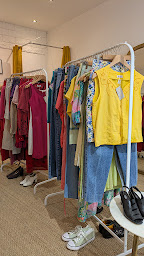 Photo n°9 de BOWIE | Pièces uniques de seconde main à Figeac (Magasin de vêtements vintage)