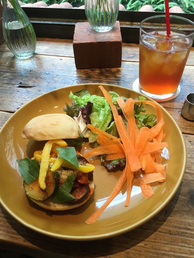 青山フラワーマーケット TEAHOUSE 南青山本店