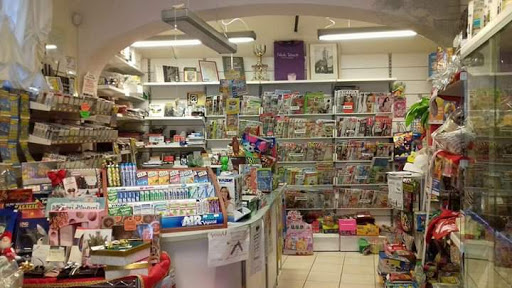 Edicola Tabacchi e Generi vari di Giulia Zappolini Gallery - Italy