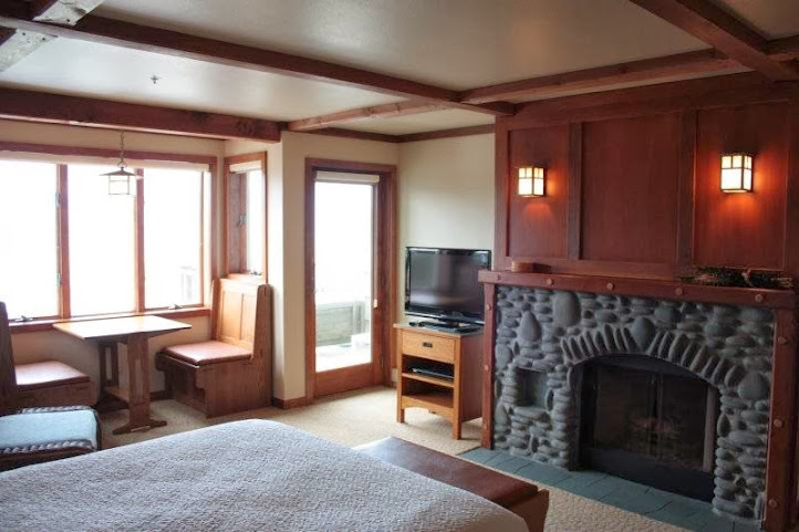 The Waves Cannon Beach by null