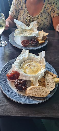 The Queens Restaurant Gallery - United Kingdom