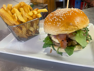 Photo n°2 de LE VINTAGE BURGER rue des hêtres mommenheim à Mommenheim (Restaurant de hamburgers)