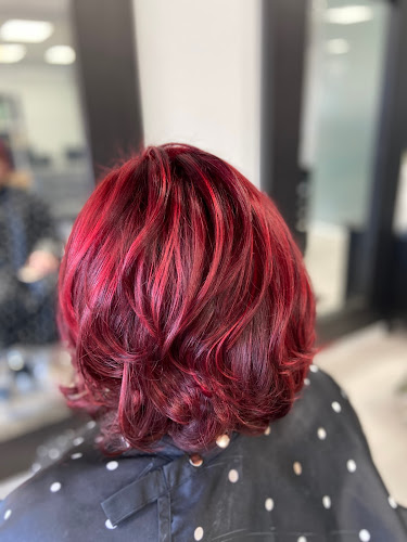 LUNA Hair Salon - Watford