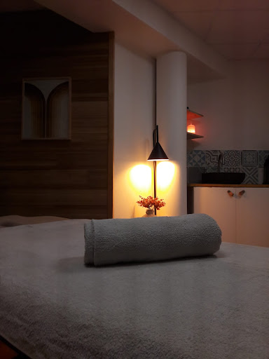 Charlotte Lecaille Masseuse et Reflexologue Lyon 1er - Thumbnail