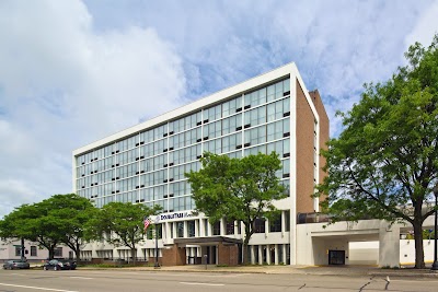 DoubleTree by Hilton Jamestown