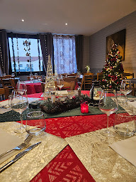 Photo n°15 de Restaurant Le Saint Rémens pere et fils à Saint-Maurice-de-Rémens (Bar)