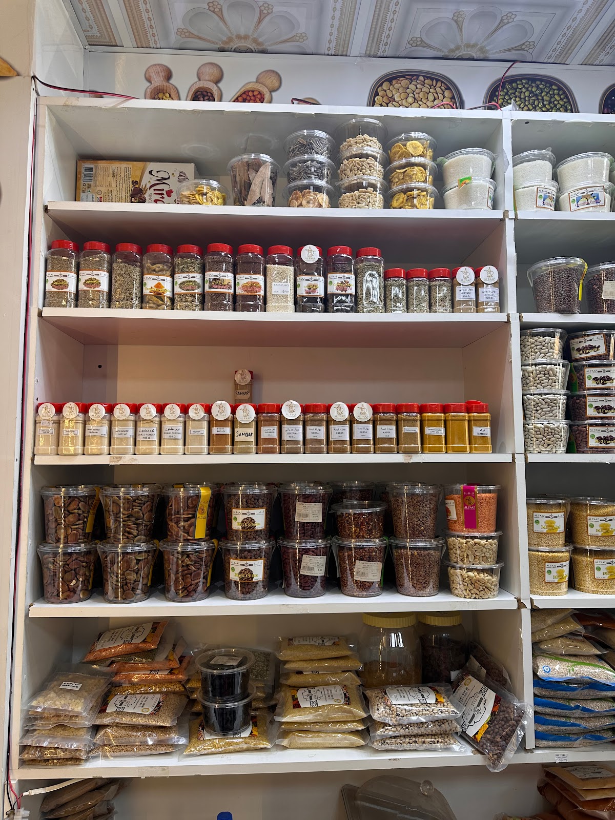 AL FAAZ ROASTERY & SWEETS - صورة 2