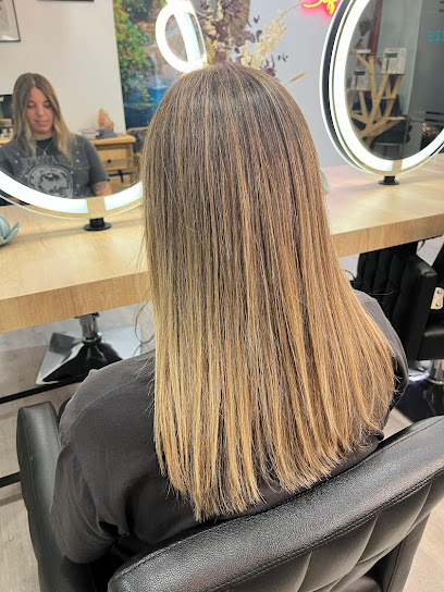Peluquería Essencial Estilistes