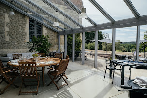 Photo n°1 de Restaurant du Château Prieuré Marquet à Saint-Martin-du-Bois (Restaurant)