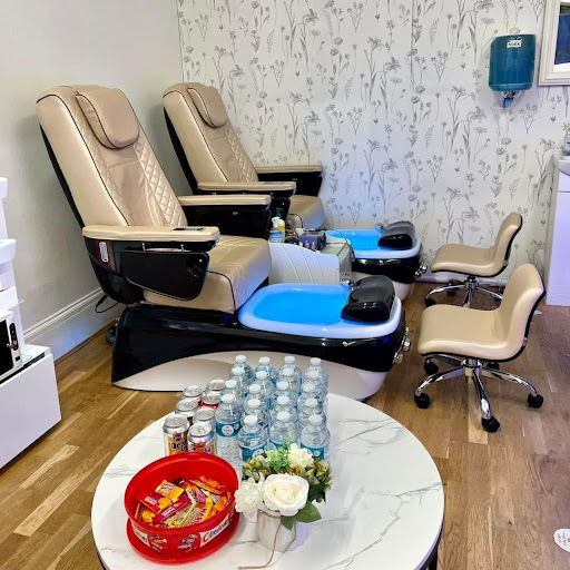 Hollywood nail and spa - Thumbnail