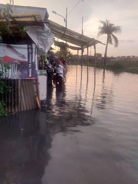 Kontrakan Depan Haji Tabol, Author: Rheyn. Nainggolan Parhusip