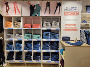 Photo n°12 de Damart Saint-Germain-En-Laye à Saint-Germain-en-Laye (Magasin de vêtements pour femmes)