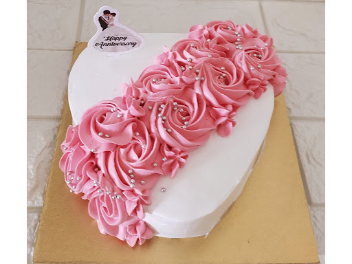 Anniversary theme cake post image