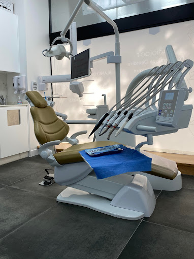 Dentiste Orléans - Centre dentaire Crystal Clinic - Thumbnail