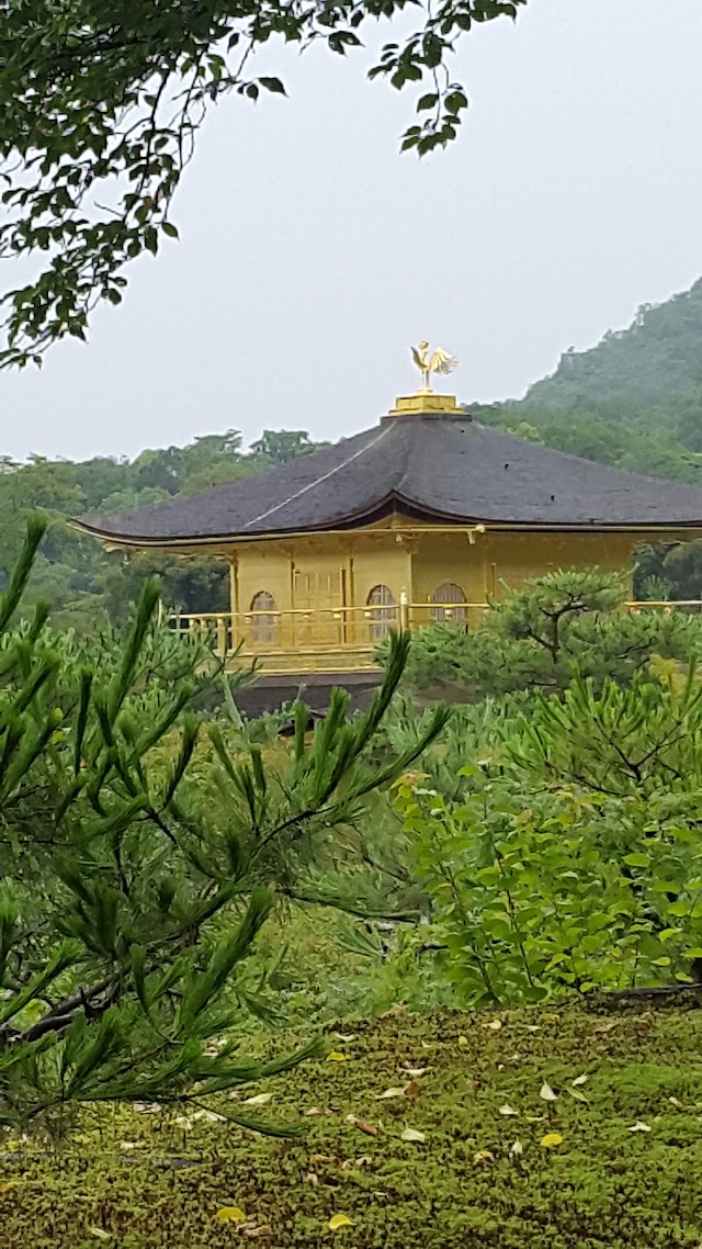 俵屋吉富