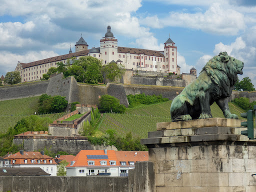 Löwenstatuen - Visual